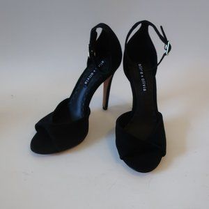 ALICE AND OLIVIA BLACK SUEDE HEEL SZ 37/7 *